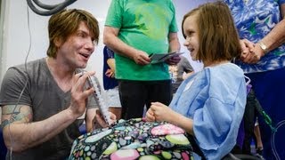 Goo Goo Dolls Johnny Rzeznik Sings for Patients  Red Balloon Network [upl. by Cissiee]