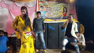 Pandey Ji Ka Beta Hoon Chumma Chipak Ke Leta Hoon superhit dance [upl. by Charlie458]