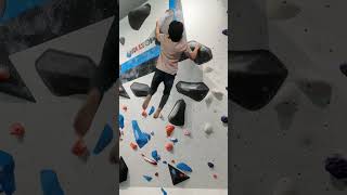 v5 campus bouldering climbing nofeet climbinggym [upl. by Llewoh]