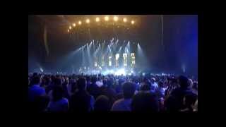 Laura Pausini  Gente Live in Paris 05 [upl. by Betta]