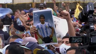 LArgentine pleure Diego Maradona qui a quitté cette terre mercredi à 60 ans [upl. by Semreh]