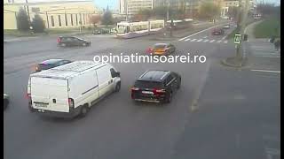 Accident violent intre doua tramvaie la Timisoara Oameni raniti [upl. by Grimes527]