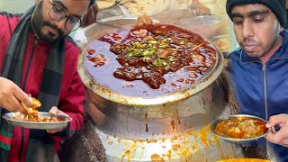 Eating Spicy NihariSiri PayeNalli Bone Marrow With Paratha amp Naan Roti at Kallu Nahari Delhi [upl. by Erdnael117]