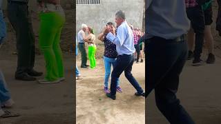 Qué tal bailan nuestros amigos de La Piñuela con Los Únicos de la Carranga baile carranga [upl. by Leahkim279]