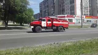 Отрывки лета  Russian Fire Truck Responding with siren and airhorn [upl. by Noit]