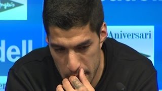 Luis Suárez se emociona con una niña con PKU [upl. by Sanfred]