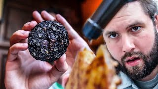 Italian tries BRITISH FOOD in London Welsh Rabbit Jellied Eels Black Pudding [upl. by Anastase]