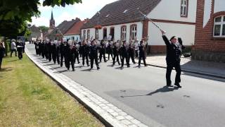 Schalmeienkapelle der FFw Malchin beim Marsch [upl. by Leumhs]