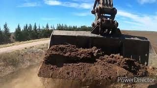 VOLVO EC220 EXCAVATOR SILTING DRAIN284 [upl. by Anelrihs632]