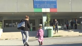 Giugliano NA  Caso di scabbia alla scuola materna 171015 [upl. by Eldoria753]