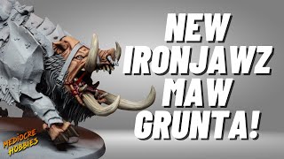 How to paint the new Mawgrunta Gouger for Ironjawz in Age of Sigmar [upl. by Yam]