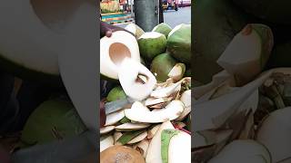 Nariyal Pani peene ke baad malai kaise nikal 🥥🥥🥥tajruddin shortsvideo viralvideo mumbai viral [upl. by Uda]