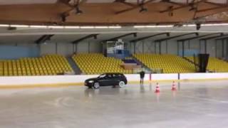 Musher Antiglisse sur patinoire [upl. by Imalda]