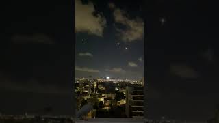 La Cúpula de Hierro destroza cohetes que llegan al cielo de Tel Aviv [upl. by Awad996]