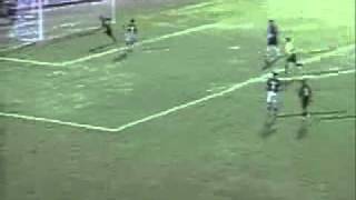 Copa do Brasil 2003  Palmeiras 2 x 7 Vitória  O goleiro Marcos chuta o vento [upl. by Joerg]