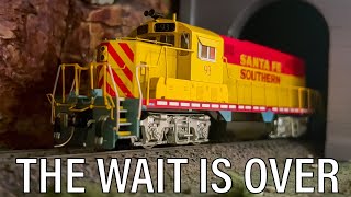 Intermountain HO Scale Santa Fe Southern GP16 Review [upl. by Ingaberg]