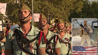 US MARINE 🇺🇸 RECCIONANDO A DESFILE DE LA LEGION ESPAÑOLA 🇪🇸 [upl. by Teplica]