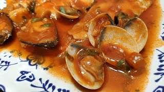 Merluza a la marinera 🥘 Receta económica para Navidad 🎄 [upl. by Nylatsirk]