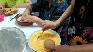 Receta casera de brazo de gitano con galletas María [upl. by Aniuqahs]