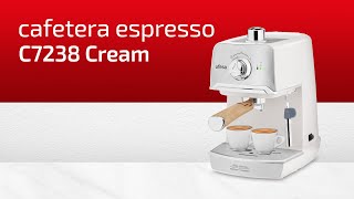 Cafetera expreso Ufesa CE7238 Cream [upl. by Martinsen]