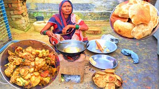 पुरी और आलूदम के रेसपी  Potato and puri recipe in hindi style  Village Cooking style [upl. by Atiuqad]