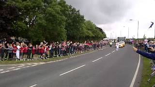 olympic torch passes furze platt senior school in maidenhead [upl. by Kaliski]