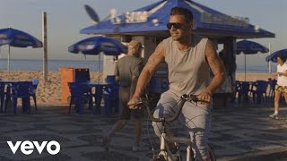 Ricky Martin  Vida Spanglish Version Behind the Scenes Vida Official [upl. by Ellette]