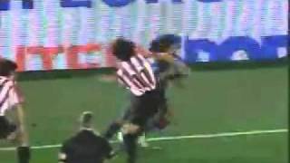 Ronaldinho Gaúcho faz 3 Chapéus em 2 Jogadores [upl. by Marolda]