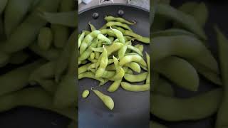 Como preparar Edamame [upl. by Gnap]