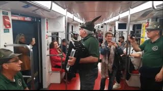 Adunata di Milano gli alpini padovani cantano anche in metro [upl. by Amund]