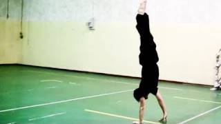 ACROBATICA  Come camminare in verticale Tutorial Sub ENG [upl. by Kerr]