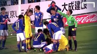 Player gets bicycle kicked in the face [upl. by Anrim]