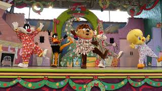 Have Yourself A Looney Tunes Christmas Show at 2023 Six Flags [upl. by Ahsennod]