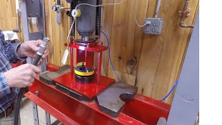 DIY hydraulic hose crimper First crimp [upl. by Neirol]