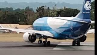 Xiamen airlines spotted in the Davao airport runway [upl. by Leirol]