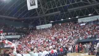 La carica dei 10000 tifosi nella semifinale Pesaro  Milano 85  77 [upl. by Vashtia]