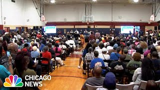 Chicago migrants Chicago residents sound off against plan to house migrants at Amundsen Park [upl. by Kosak]