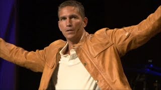 Testimonio Jim Caviezel 25918 [upl. by Enaasiali]