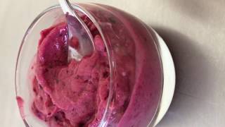 Recette Glace express fruits rouges bananes [upl. by Urbannai489]