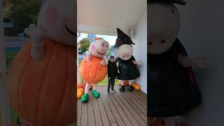 Peppa and George Halloween Meet and Greet at Peppa Pig World peppapigworld peppapigthemepark [upl. by Ydaf]