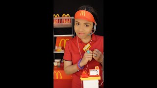 ASMR Te Atiendo en McDonalds Miniatura  Leslie ASMR [upl. by Derf]