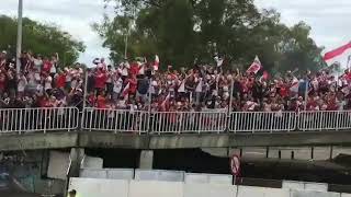 El aliento de la hinchada millonaria en la previa del partido [upl. by Anneres]