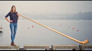 Alphorn  Lisa Stoll bläst den Nebel weg [upl. by Margette]