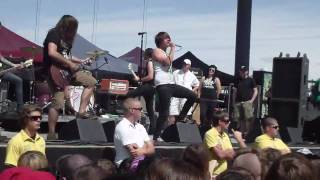 Silverstein  Smashed Into Pieces Live at the Gorge Warped 09 [upl. by Cornel]