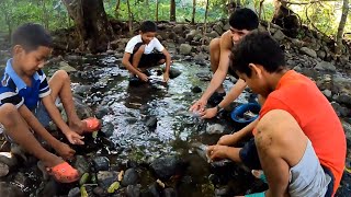 asi limpiamos las tilapias para hacer la rica sopa a la Orilla del rio lempapesca en el rio lempa [upl. by Ayokal243]