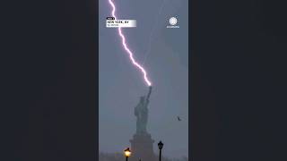 ‘Daredevil’ photographer captures lightning hitting the Statue of Liberty [upl. by Airt224]