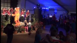 Schalmeienorchester Taucha  Er hat ein knallrotes Gummiboot 5 Musikfest Teterow 2014 [upl. by Denni199]