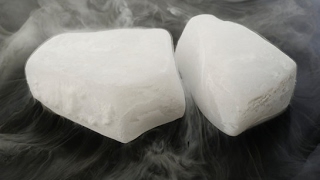 HOW TO MAKE DRY ICE AT HOME THE EASIEST WAY [upl. by Beitris980]