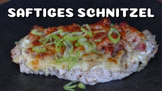 ELSÄSSER SCHNITZEL vom GRILL  SAFTIGES SCHNITZEL mit KÄSE ZWIEBELN und BACON  BBQVideo  0815BBQ [upl. by Annaegroeg918]