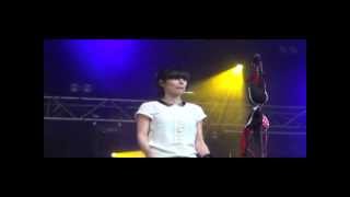 SUPERBUS  APPRENDSMOI FRANCOFOLIES SPA 2013 [upl. by Nerehs20]